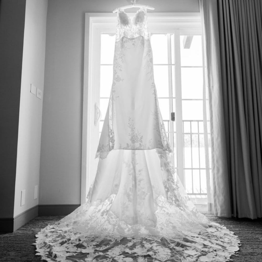 Lace Ivory Wedding Dress, Bridal Gown, Floral Applique, Trumpet,  Size 12/14 - Picture 2 of 7
